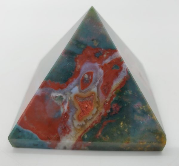 Bloodstone Pyramid Online now