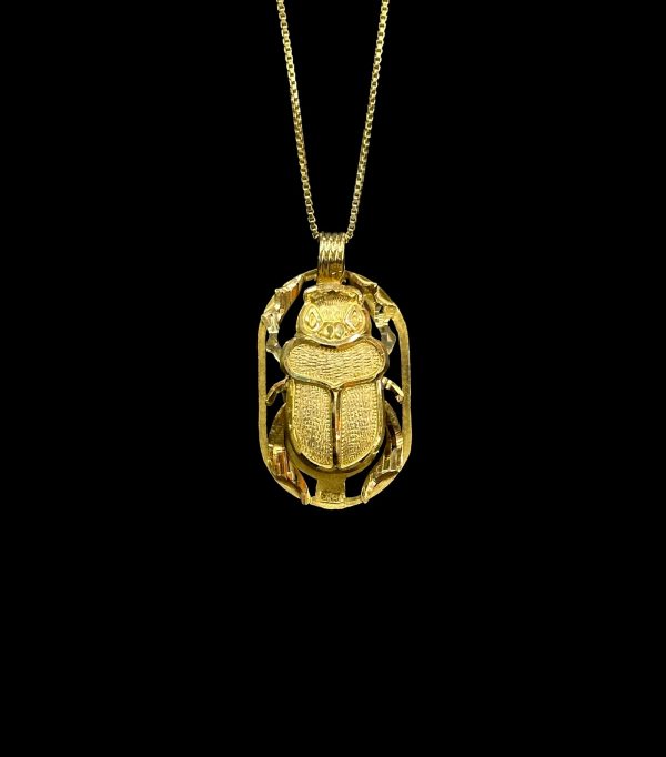 18k Scarab Pendant For Sale