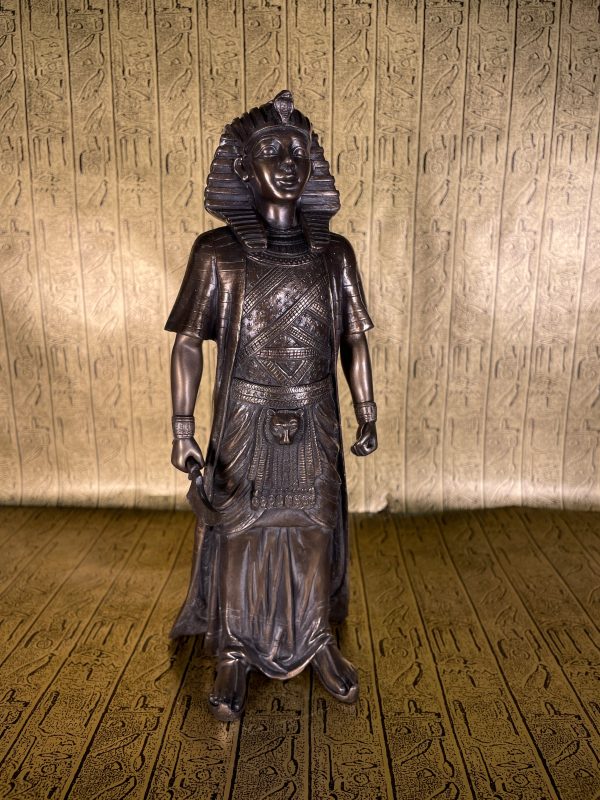 Pharaoh Holding Dagger Statue Fashion